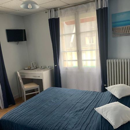 Отель Au Vieux Puits Villers-Bocage  Экстерьер фото